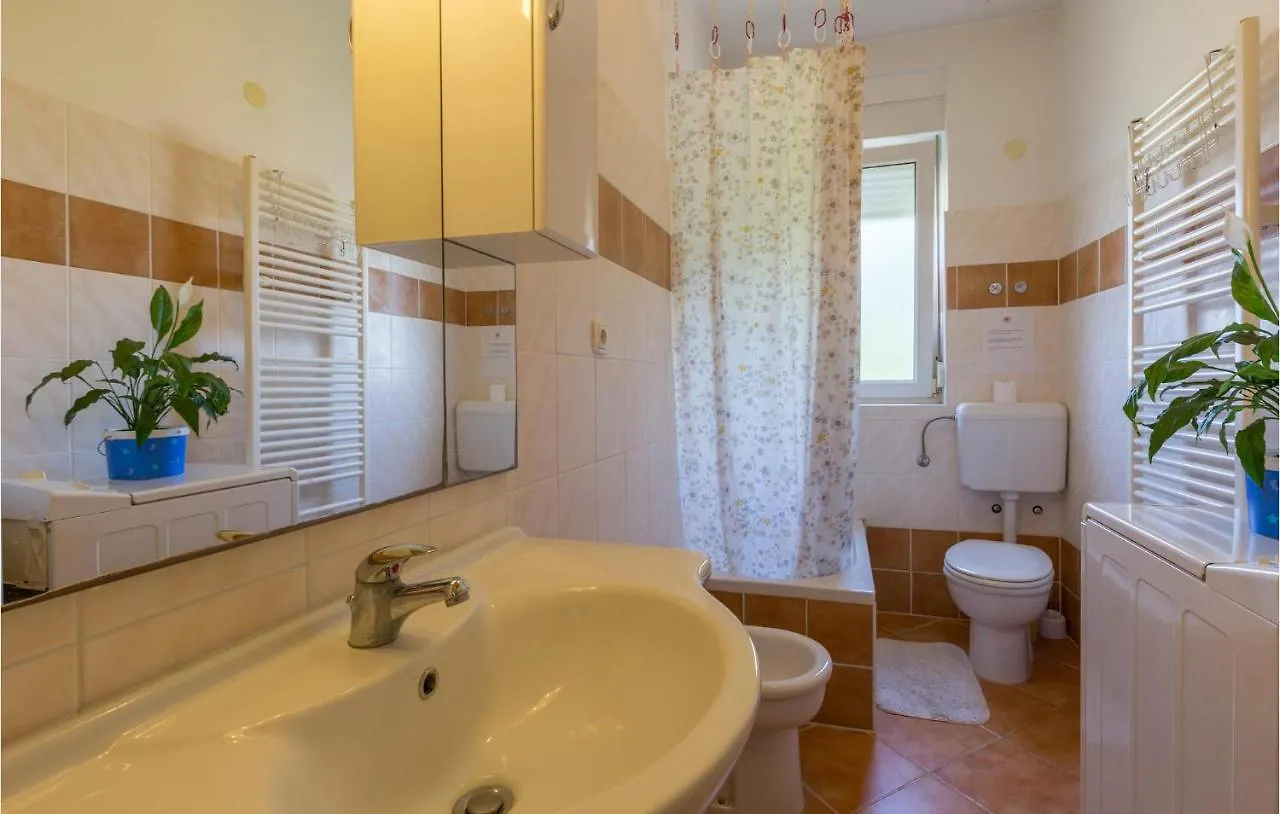 Gorgeous Apartment In Umag With Wifi